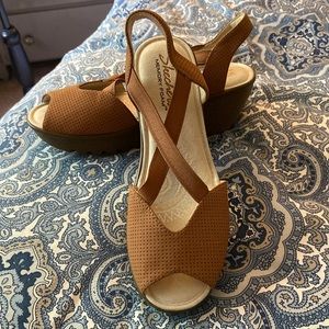 Skechers Memory Foam Sandals size 8.5